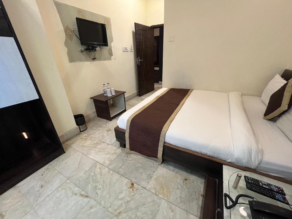Hotel Raj Vilas Ουνταϊπούρ Εξωτερικό φωτογραφία