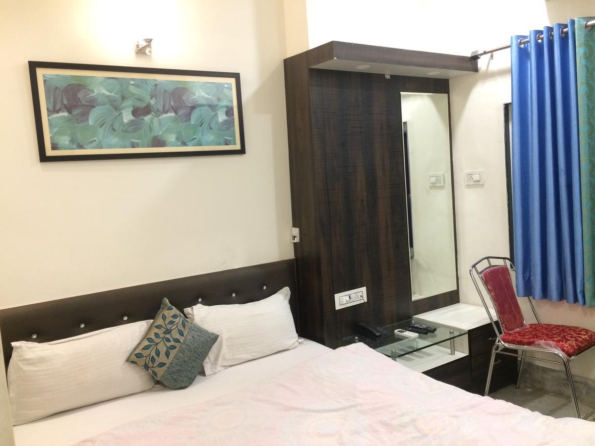 Hotel Raj Vilas Ουνταϊπούρ Εξωτερικό φωτογραφία