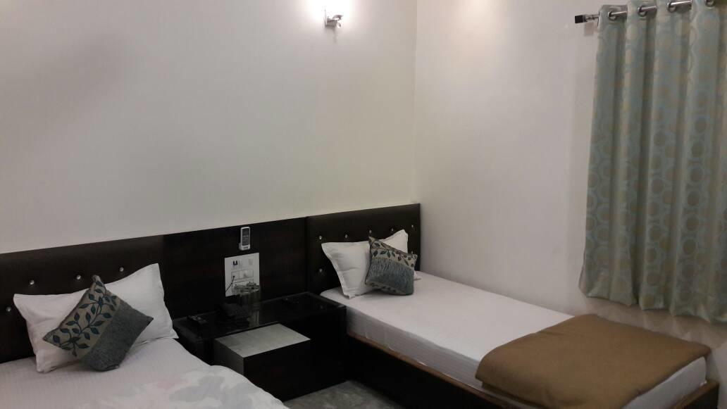 Hotel Raj Vilas Ουνταϊπούρ Εξωτερικό φωτογραφία